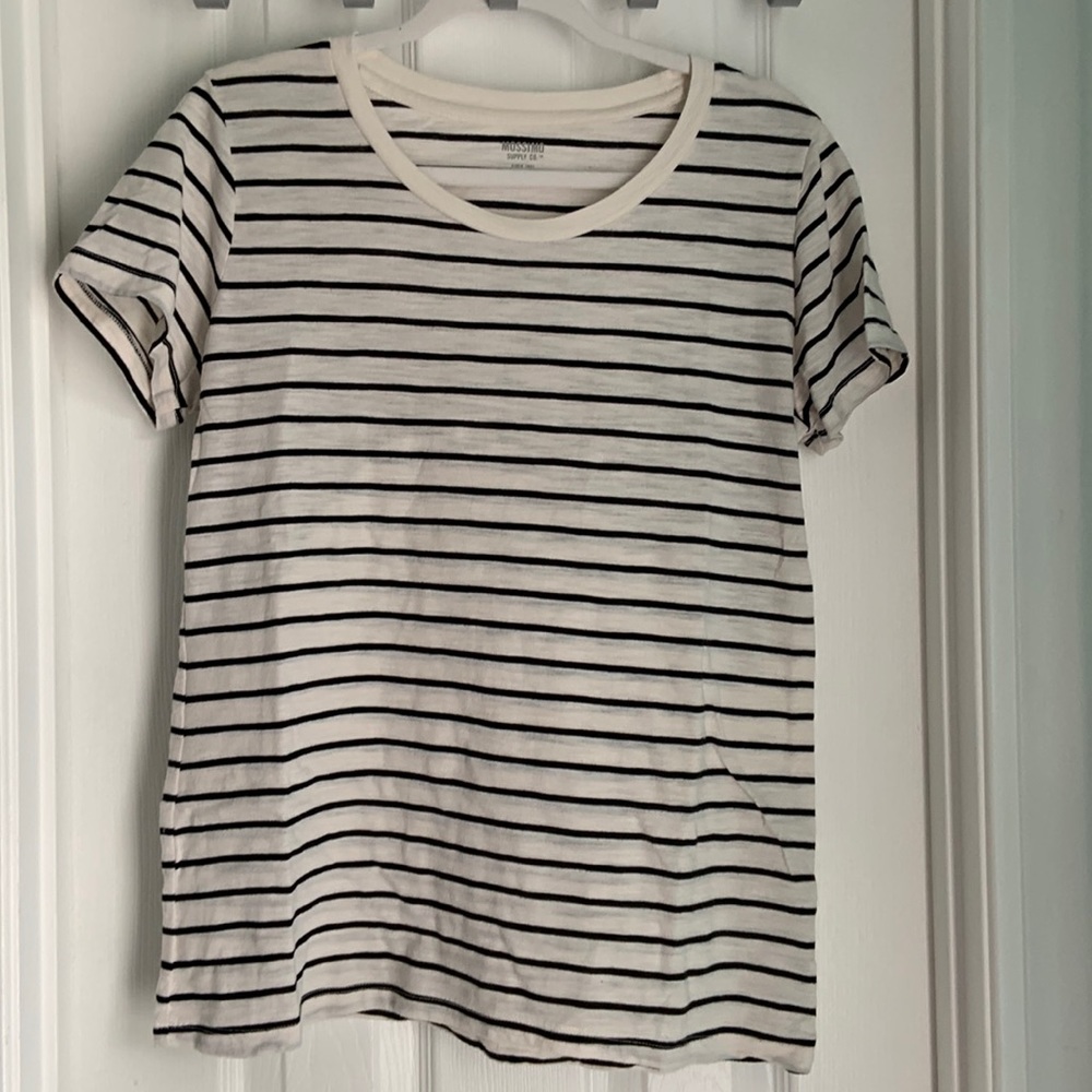 Mossimo Supply Co. Women’s White and Black Striped Tee size XL